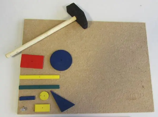 Photo de l’avis officiel: Hammer and nails game Ensemble de jouets en bois — risque: Risque chimique