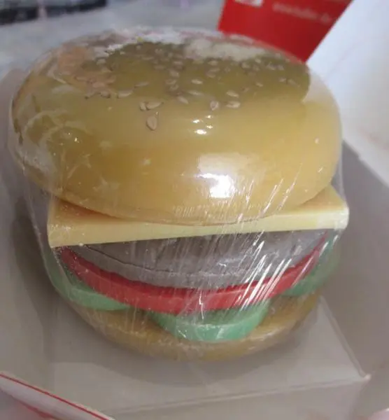 Photo de l’avis officiel: Bulles de savon Savon burger — risque: Étouffement