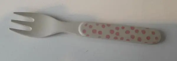Photo de l’avis officiel: Love Mae Woodland Tea Party Fourche pour enfants — risque: Étouffement