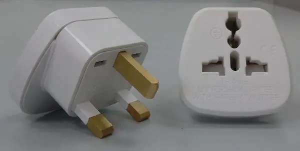 Foto aus der offiziellen Meldung: Yuadon Reisestecker Adapter — Risiko: Feuer