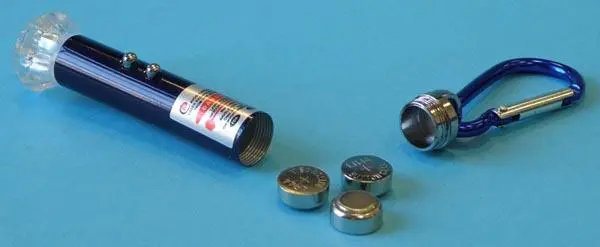 Foto aus der offiziellen Meldung: CP 3in 1 LASER &amp; LED LIGHT Laserpointer — Risiko: Sehschaden
