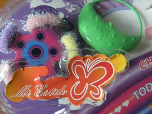 Photo from the official notice: Mi Estilo Party Girl plastic doll — chemical risk