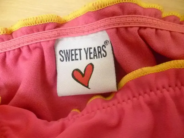 Photo de l’avis officiel: SWEET YEARS BEACHWEAR Bikini des filles — risque: Blessures & Etranglement