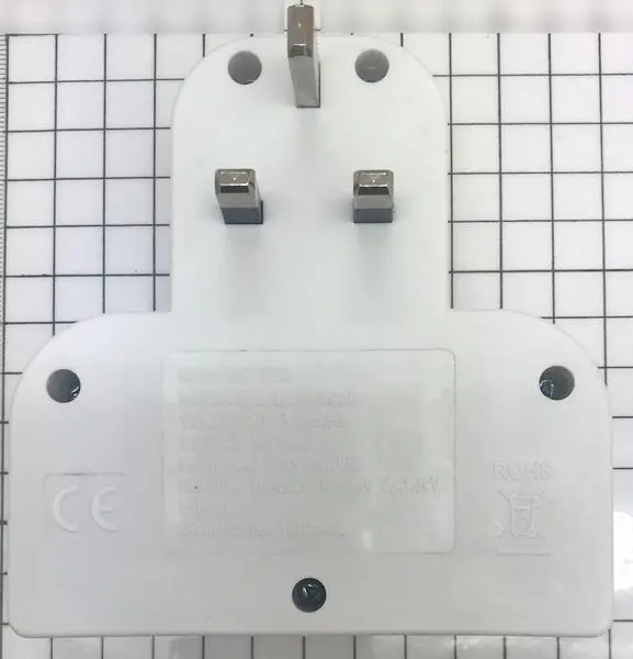 Foto do aviso oficial: Eastern 2 Way T-Shape Adapter Multiplug — risco: Incêndio