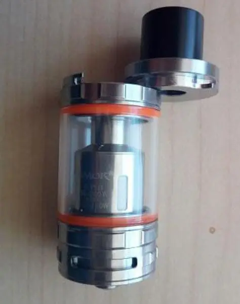 Photo de l’avis officiel: SMOK The Cloud Beast - TFV8 Cigarette électronique — risque: Risque chimique