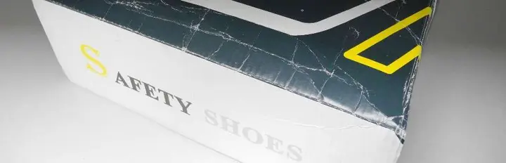 Photo from the official notice: G-Fashion Steel Toes Cap Safety Trainers — injuries risk