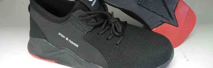 Photo from the official notice: G-Fashion Steel Toes Cap Safety Trainers — injuries risk