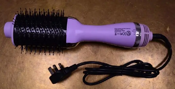 Photo from the official notice: L+W Bio Hot Blow Brush sold by TK Maxx — fire & burns risk