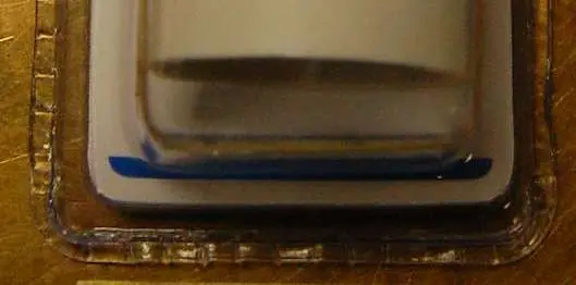 Photo from the official notice: White Bayonet BC B22 To Edison Screw ES E27 Light Bulb Adaptor — electric shock risk