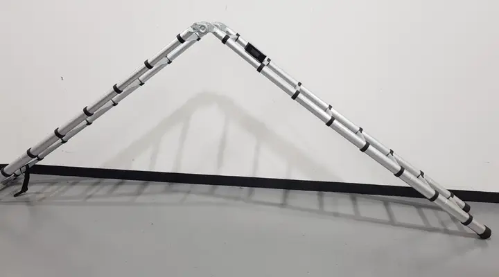 Photo from the official notice: 2.5M + 2.5M Telescopic Multi-Position Ladder — falls risk