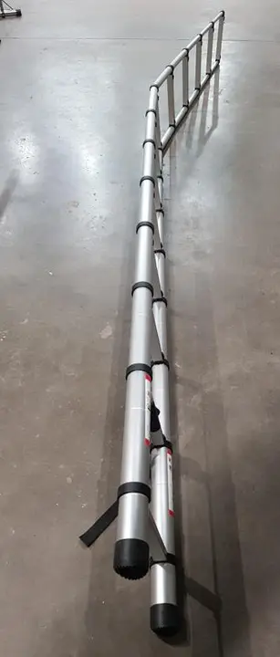 Photo from the official notice: 5M Telescopic Ladder, 5MJ (2401-0158 and 2401-0140) — falls risk