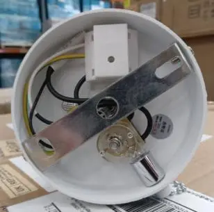 Photo from the official notice: Aisilan Ratti Wall Lamp QB124 sold via Amazon — electric shock risk