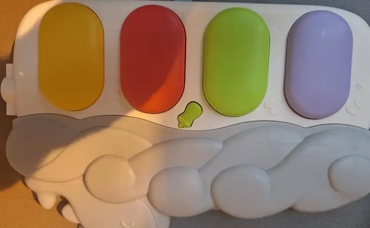Photo from the official notice: Bathing the Bears Play Mat — choking risk