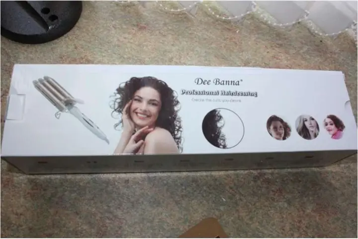 Photo from the official notice: Dee Banna Hair curlers D-02 (22m) — electric shock risk