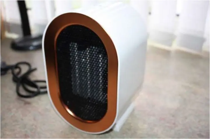Photo from the official notice: Fan Heater XH-1201 (2401-0052 and 2402-0098) — fire risk