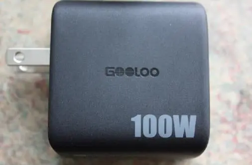 Photo from the official notice: GOOLOO Wall Charger — fire risk