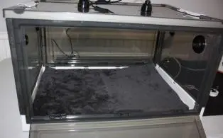 Photo from the official notice: Pet Cage & Pet Heating Pad sold via Amazon — electric shock risk