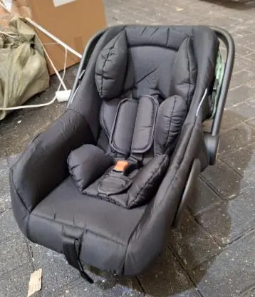 Photo from the official notice: Popypapa Baby Stroller with Car Seat GK12 — choking risk
