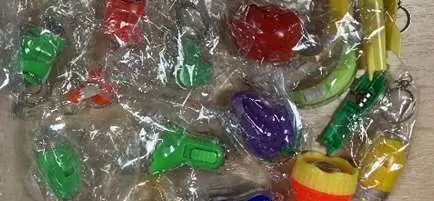 Photo from the official notice: T&J Fashion 24 Pieces LED Keyring Party Bag Fillers — choking risk