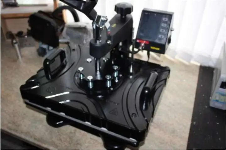 Photo from the official notice: Vevor Heat Press Machine P8100 — electric shock risk