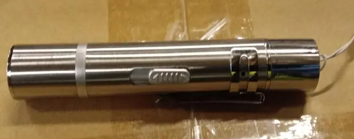 Photo from the official notice: VSSHE Cat Toy Laser Pen sold via Amazon — damage to sight risk