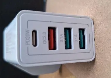 Photo from the official notice: Wall Charger RE-PD3506 sold via Amazon — fire risk