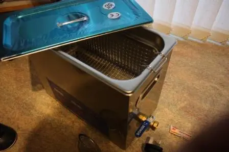 Photo from the official notice: Xmoonant Ultrasonic Cleaner sold via Amazon and eBay — electric shock risk