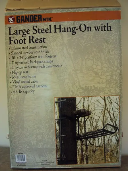 Picture of Recalled large steel hang-on With foot rest treestand box