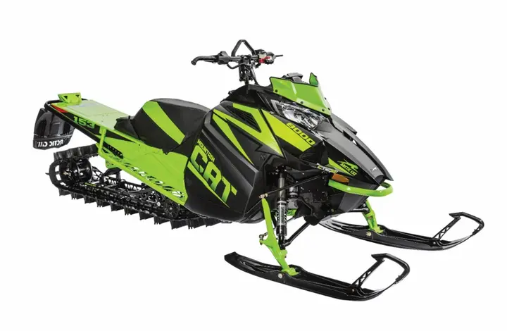 2018 M8000 MC 153"