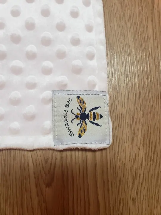 Swaddle Bee logo tag