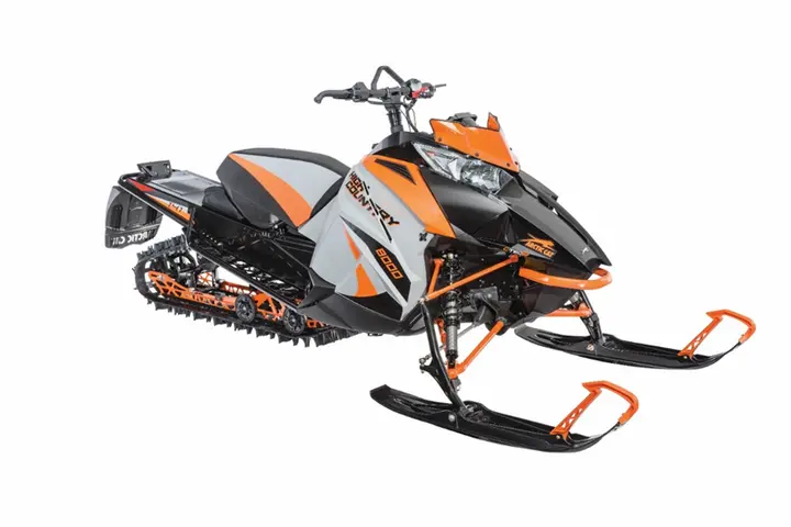 2018 XF 8000 High Country 141"