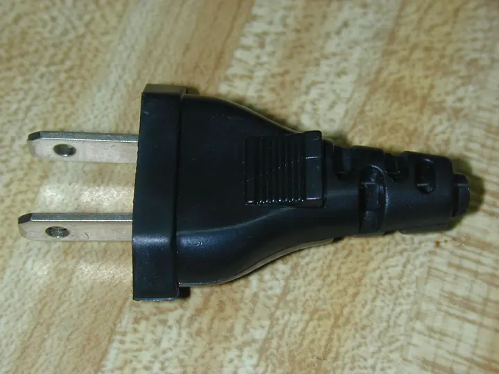 Plug on recalled Blason Turbo Style model 4030 hair dryer