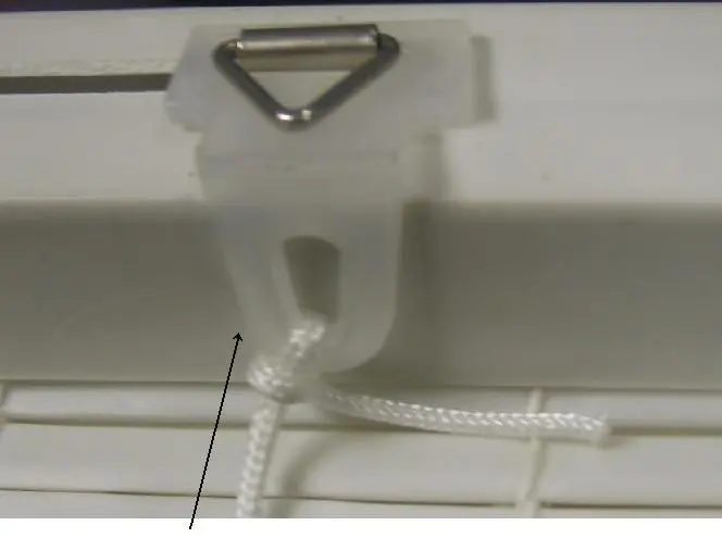 Roll-up blind without release clips INCLUDED IN THIS RECAL