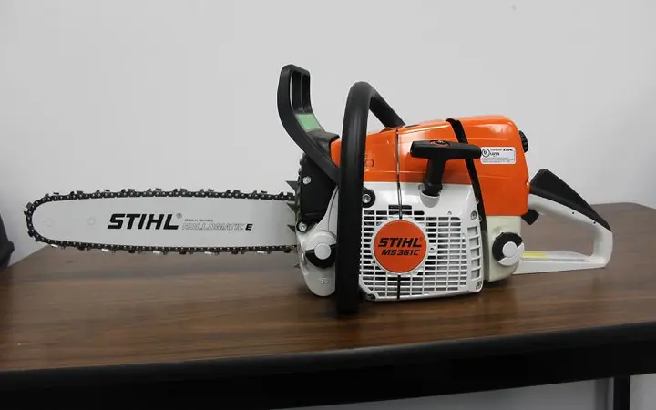Photo from the official notice: STIHL Inc. Recalls Chain Saws Due to Laceration Hazard