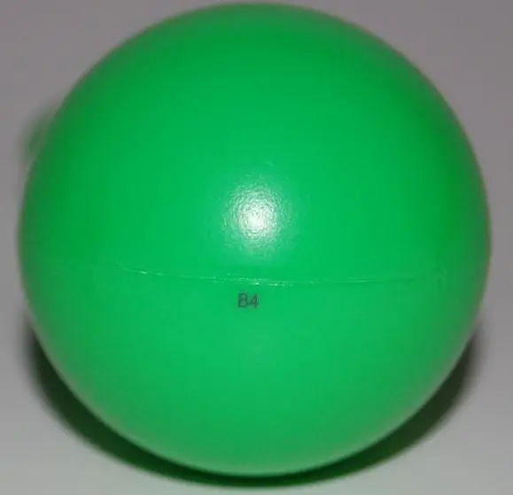 The marking "B4" is printed on the rounded top of each shaker