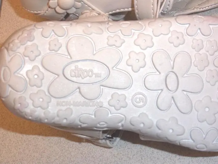 The Circo brand name appears on the bottom of the sandal