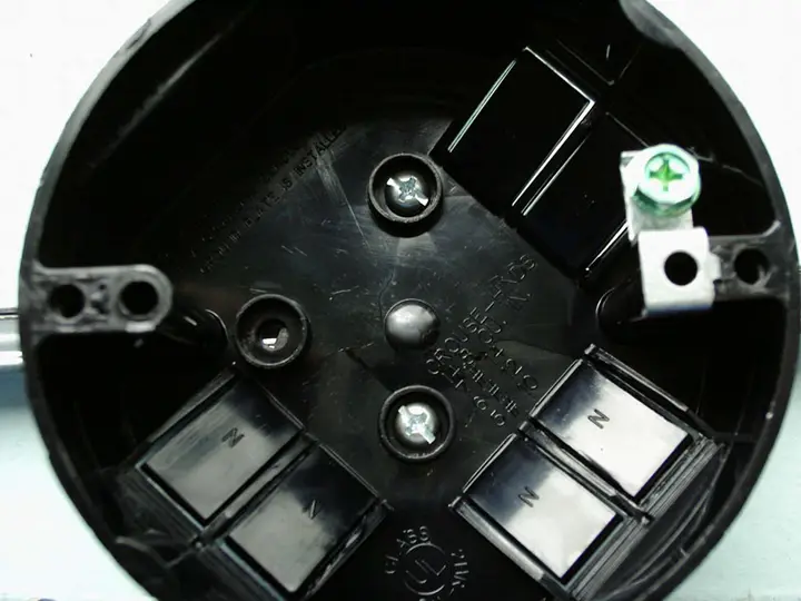 Recalled Cooper Crouse-Hinds ceiling box