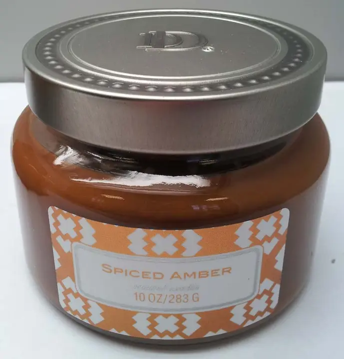 DD brand 20-ounce decorative jar candle