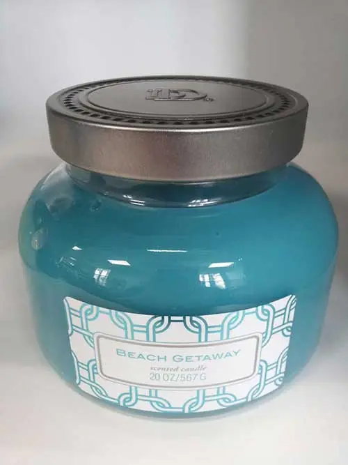 DD brand 20-ounce decorative jar candle