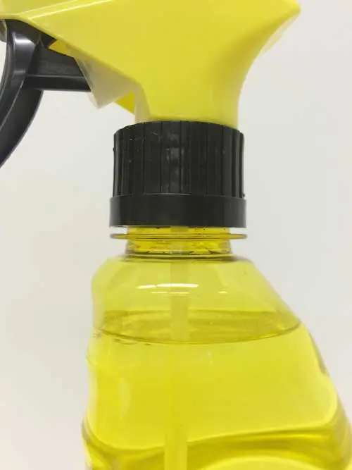 Shroud on bottle of Prestone De-Icer and Ice & Frost Shield