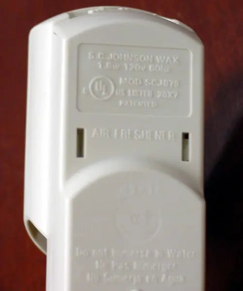 Recalled Glade® Extra Outlet Scented Oil Air Freshener, back