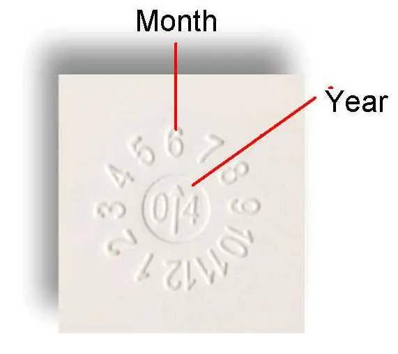 Back of Nite Lite with manufacture month/year
