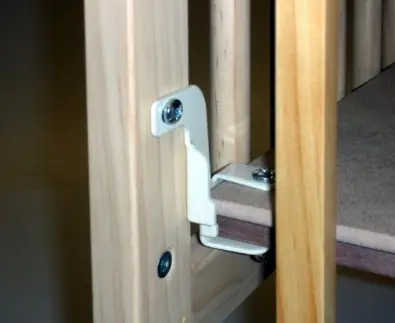 Stork Craft Crib Support Bracket